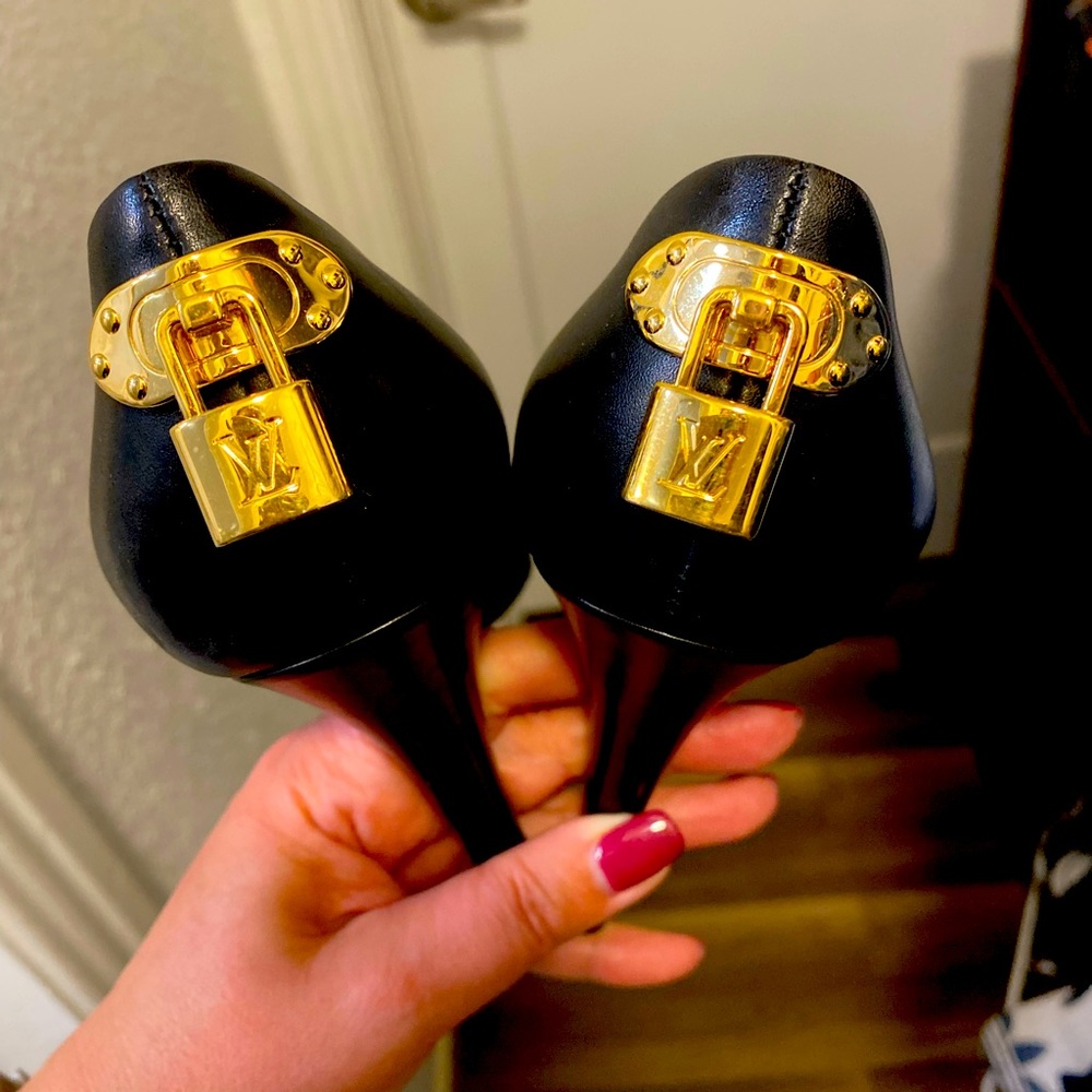 Louis Vuitton lock peep heels